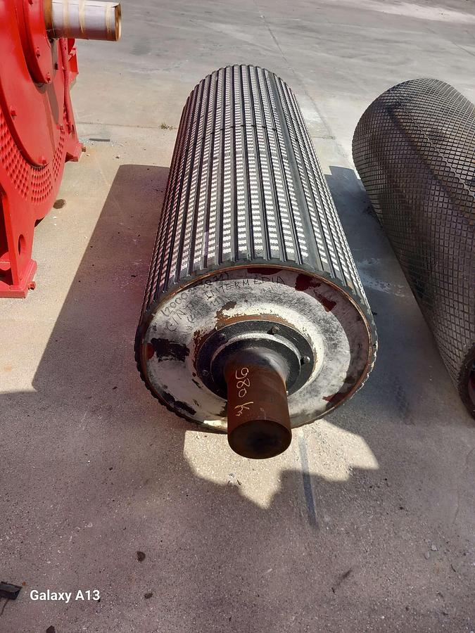 Used Tambor de acionamento emborrachado nervurado 630 x 1800 