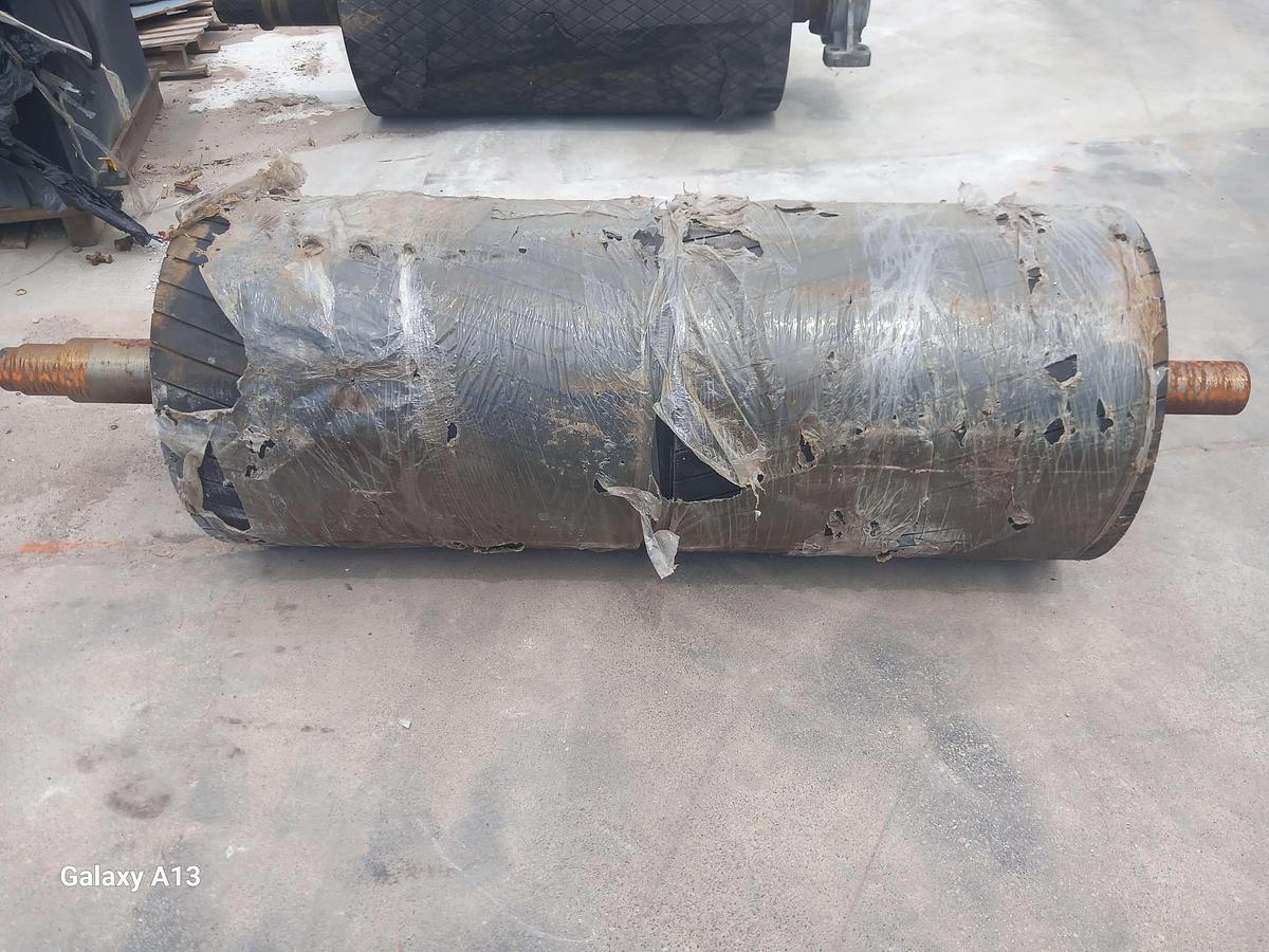 Used Tambor de acionamento emborrachado nervurado 630 x 1600 