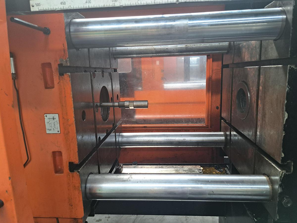 Used 1985 SANDRETTO EUROMAP 515-135 Serie 135