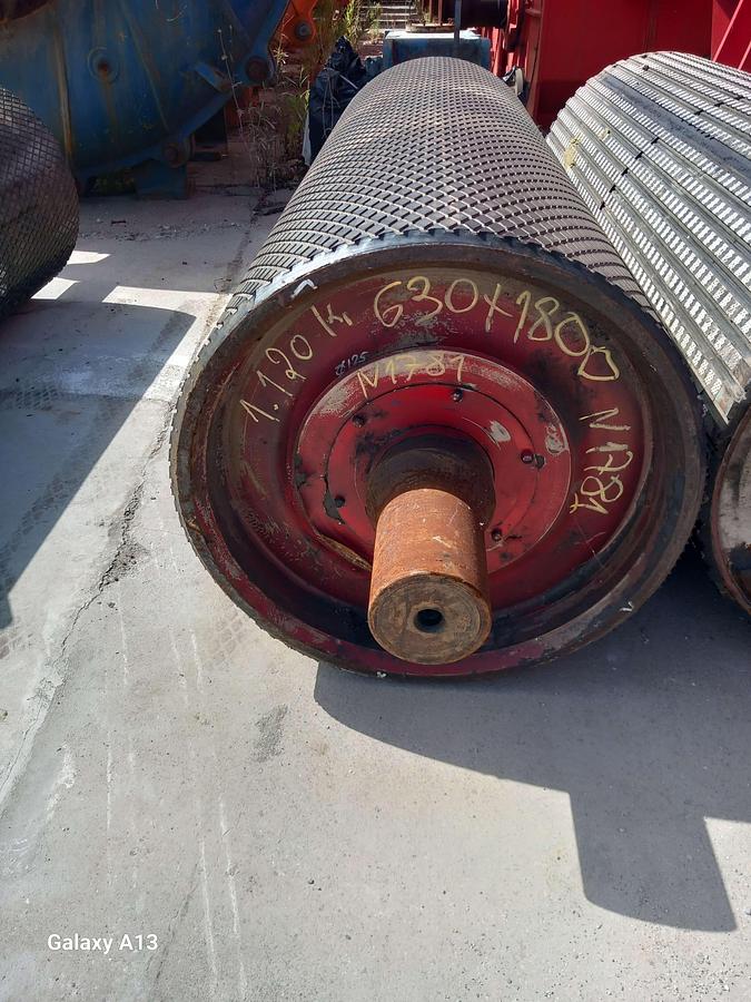 Used Tambor de acionamento emborrachado nervurado 630 x 1800 