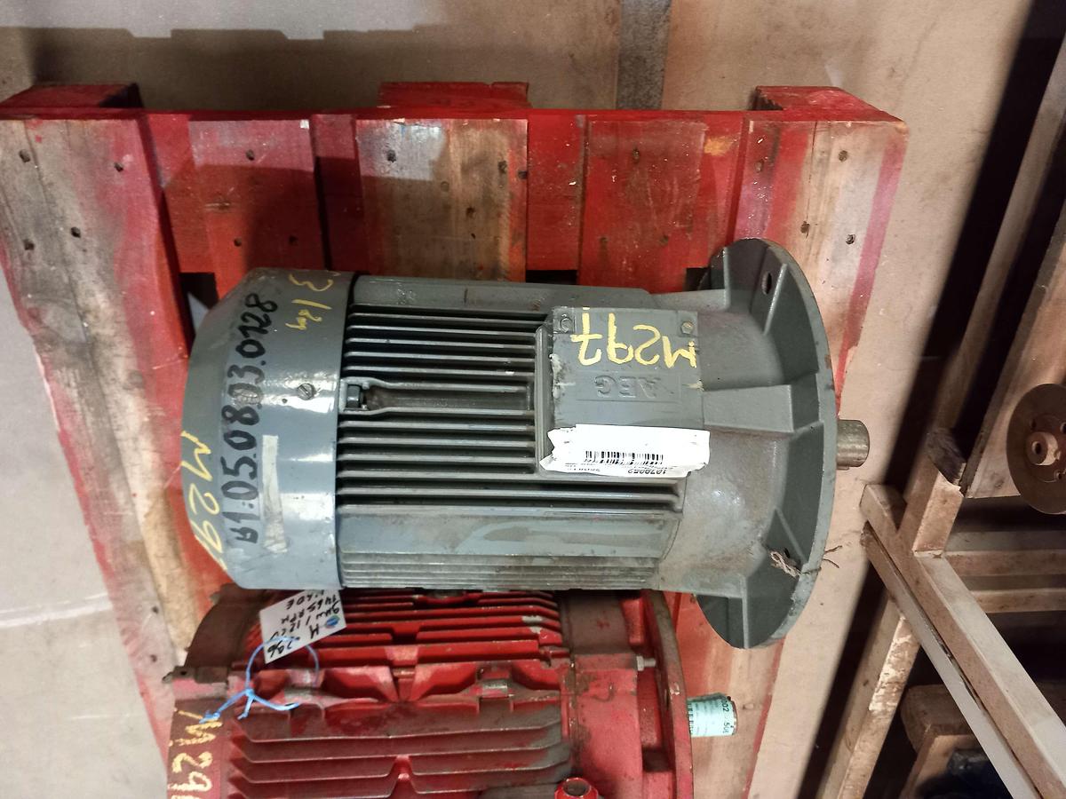Used Motor elétrico AEG AM 160 M P 8/4
