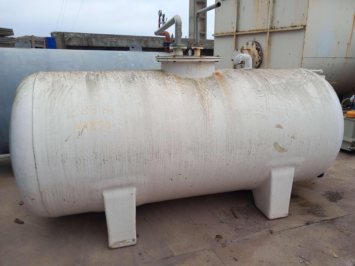 Used Reservatório de fibra de 4000 litros