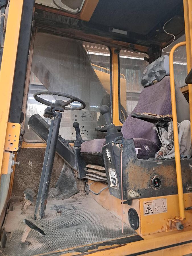 Used Escavadora de rodas VOLVO AKERMAN EW230B