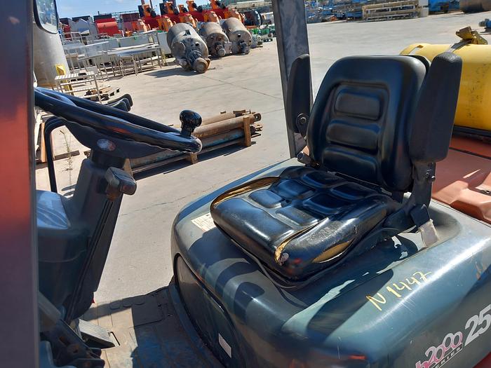 Used Empilhador HELI a gás 2500kg