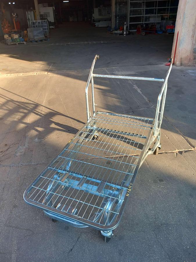 Used Carrinhos Metalicos com rodas