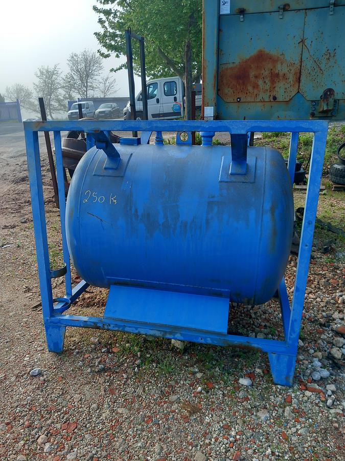 Used Reservatório de ferro para combustivel Mecalia