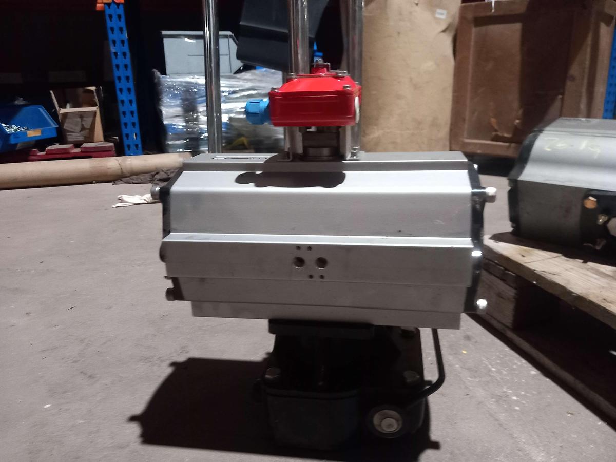 Used 2006 Valvulas controlo Pneumática SMC