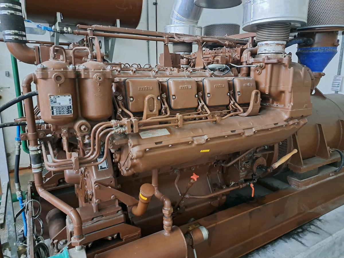 Used Gerador a diesel AEG de 650kva