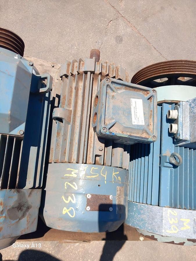 Used Motor elétrico industrial 7,5 CV