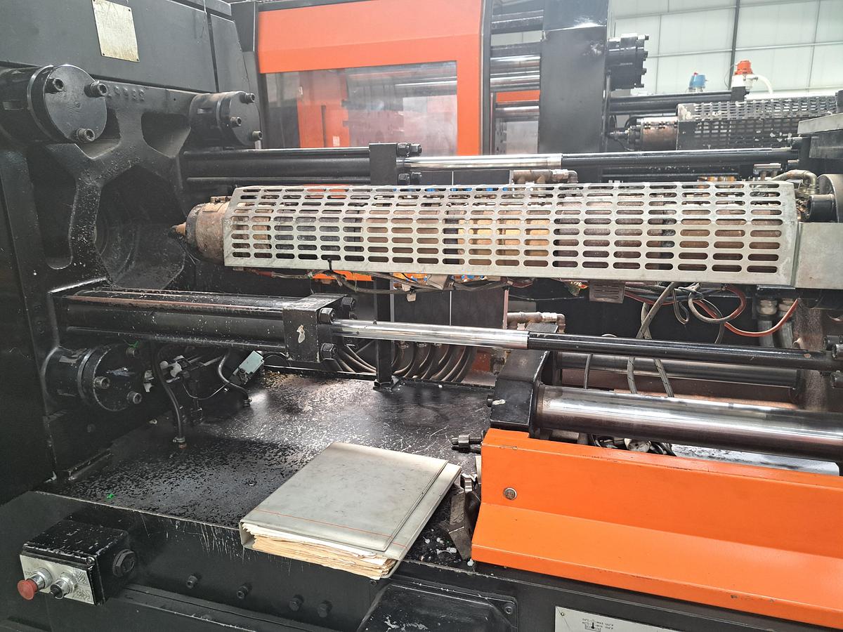 Used 1985 SANDRETTO EUROMAP 515-135 Serie 135