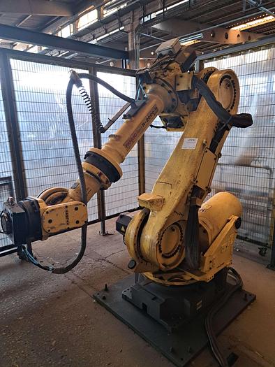 Used Robot de soldadura por resistência FANUC R-2000IB 210F 