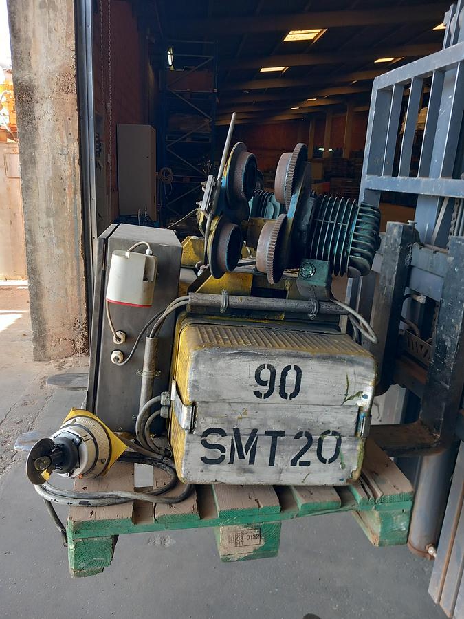 Used Guincho Demag 2,5 Tn