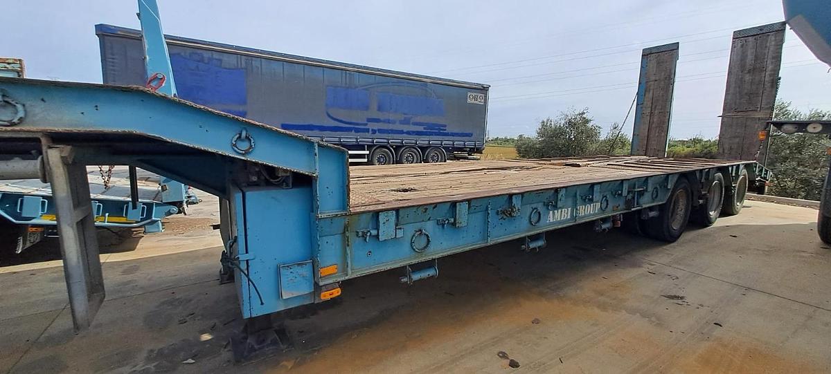 Used Semirreboque Porta-Máquinas de 3 Eixos Rebaixado