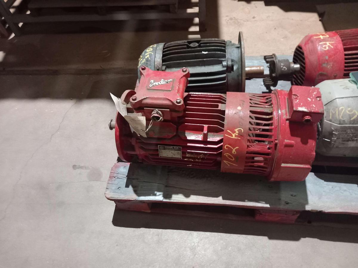 Used Motor elétrico industrial INDAR 5,5 CV