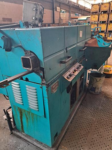 Used Máquina de esticar e cortar de arame WAFIOS R31