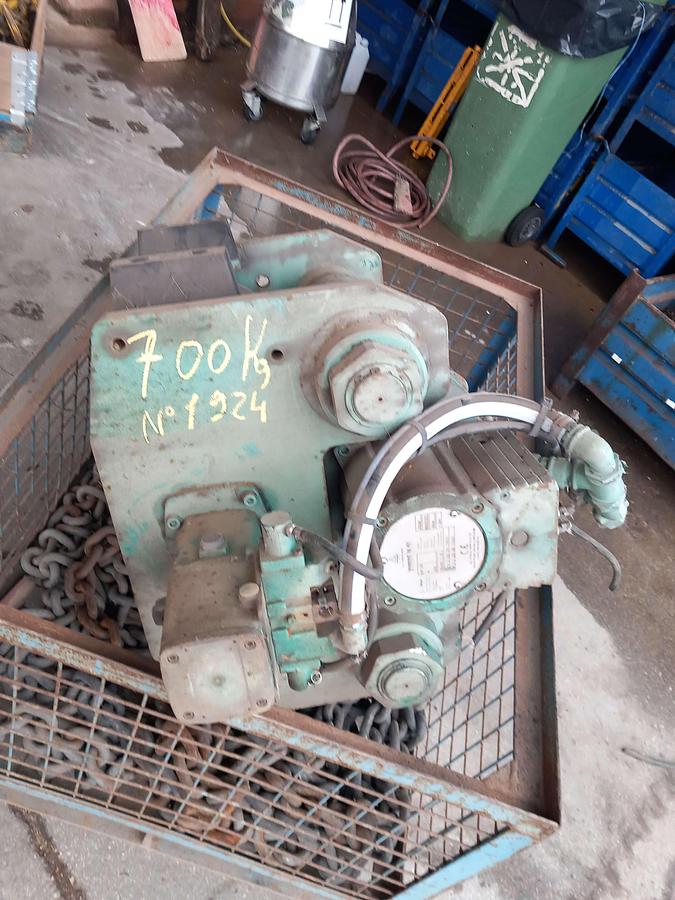 Used Guincho J.D. Neuhaus ar-pneumático de 20 ton