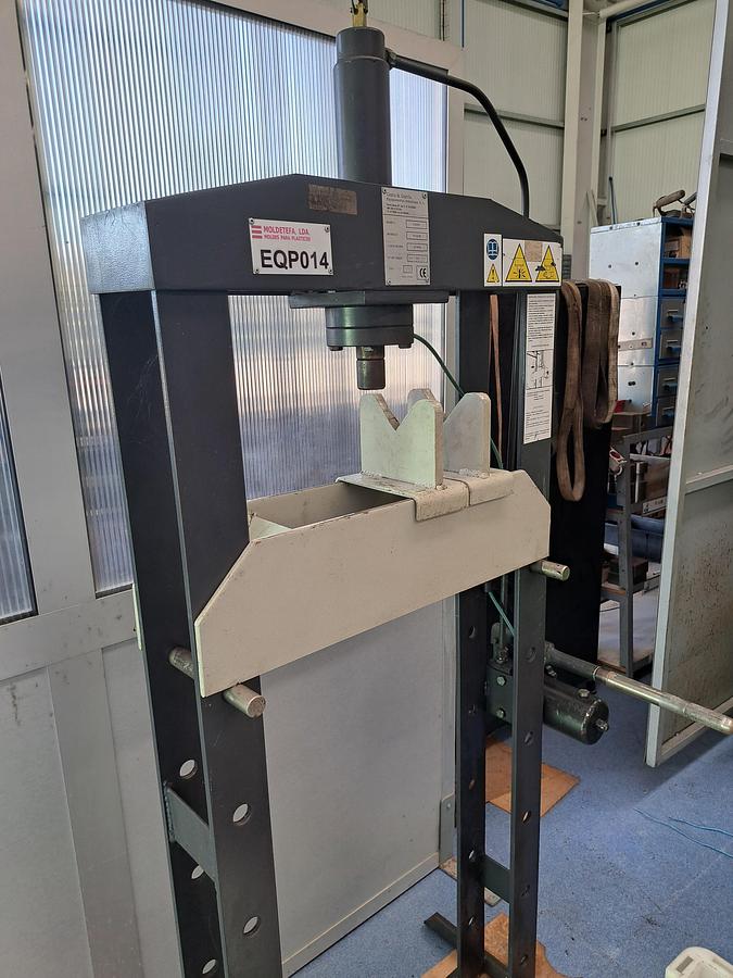 Used Prensa hidráulica de 15 ton