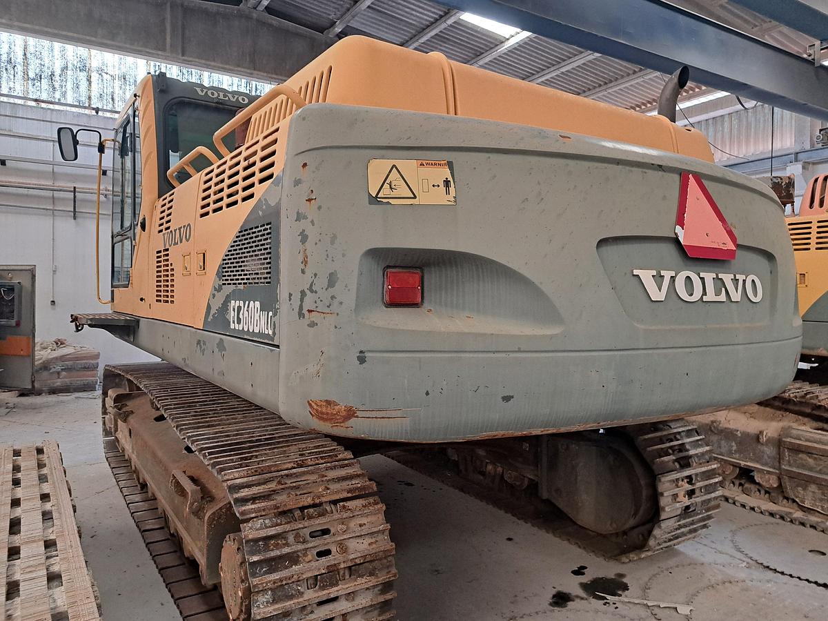 Used Giratória de rastos VOLVO EC360 BNLC