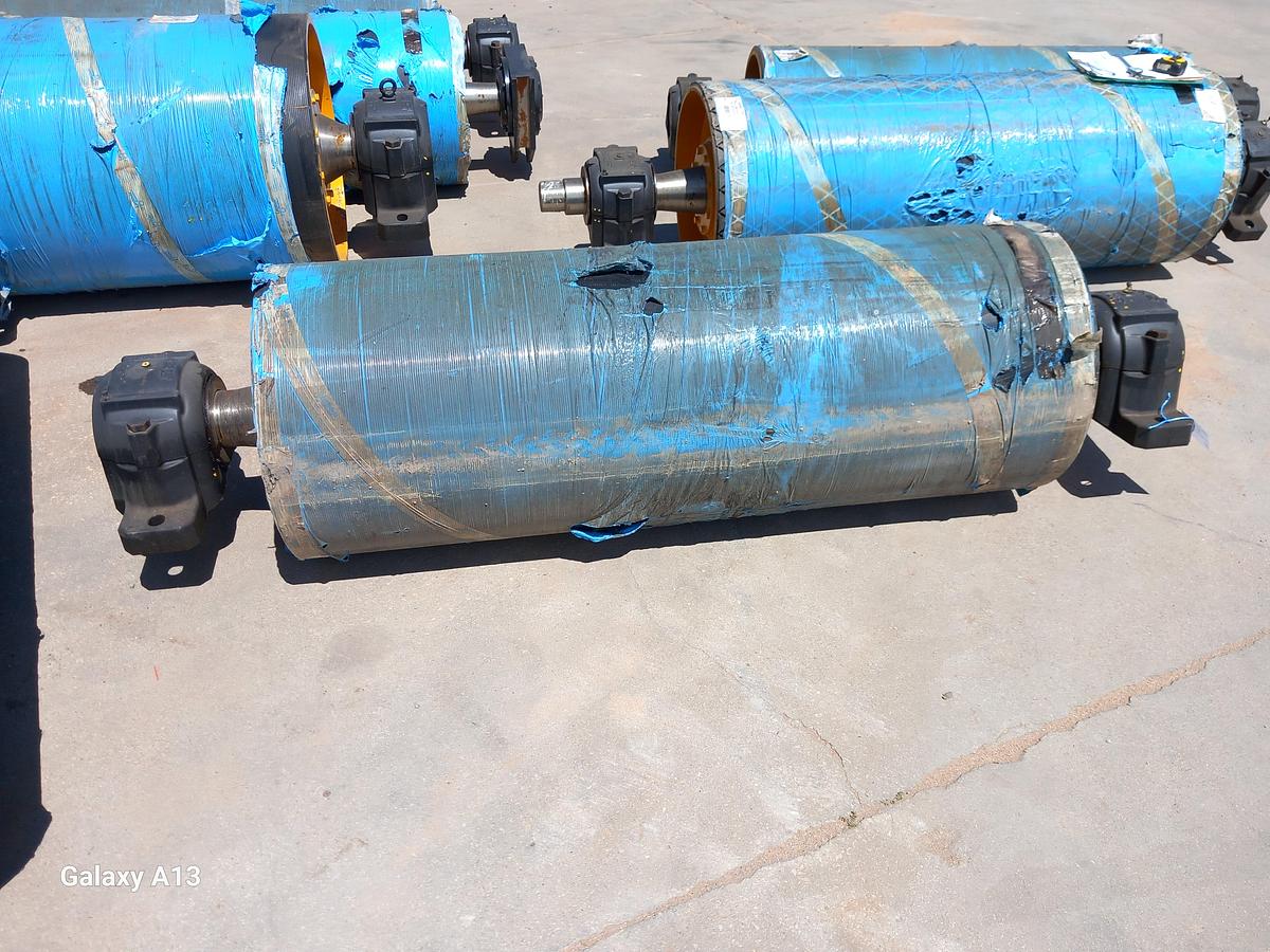 Used Tambor de acionamento com banda de rodagem lisa 500 x 1400