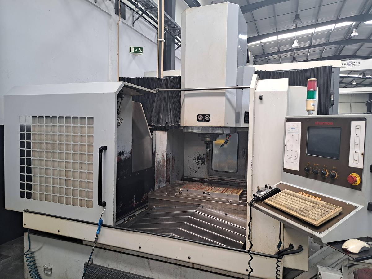 Used Centro de maquinação SHARNOA UGV 5032