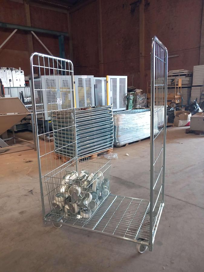 Used Carrinhos Metalicos com rodas