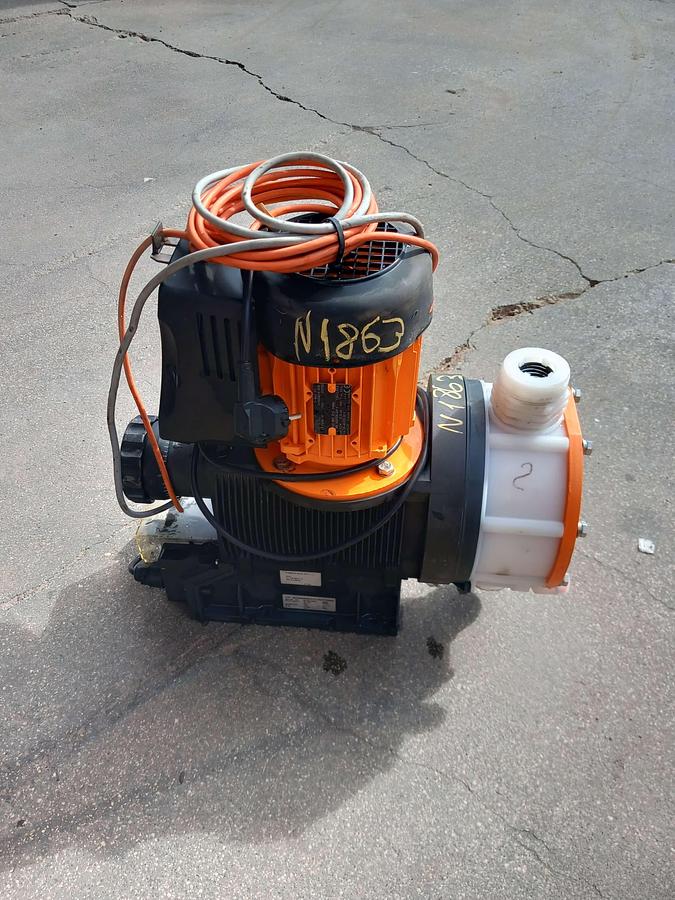 Used 2015 Bomba doseadora Prominent Sigma  S3CB