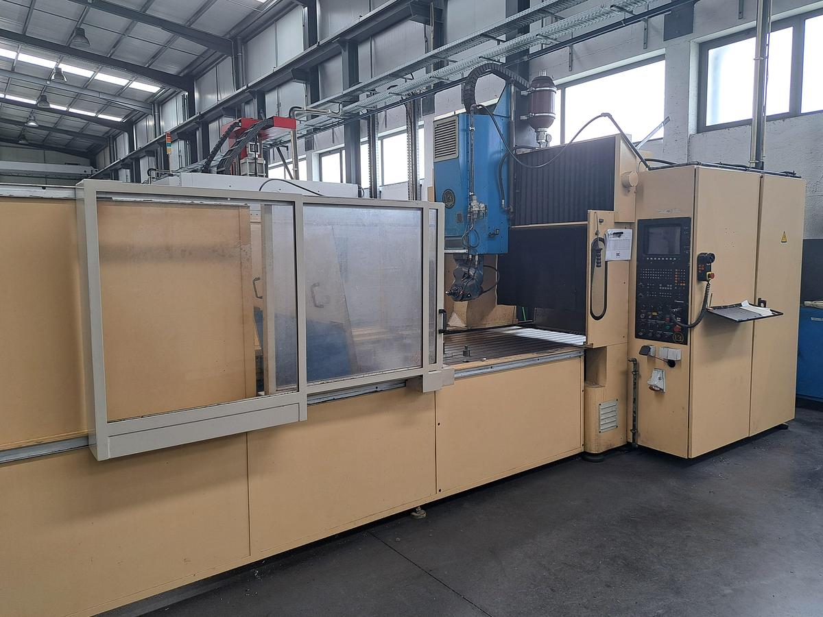 Used Fresadora vertical LGB PFCNC23011