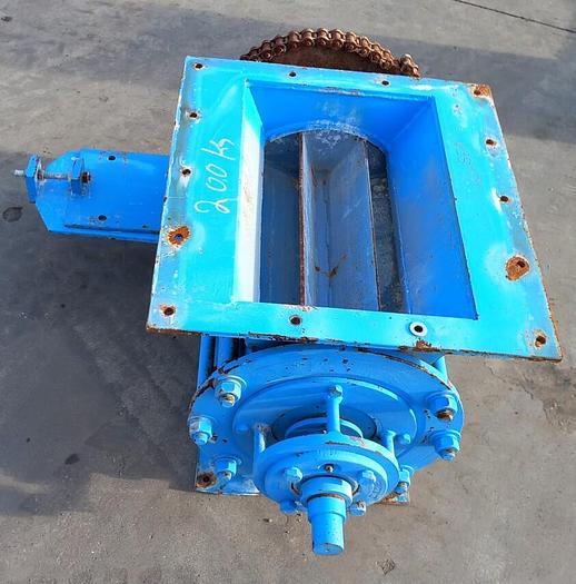 Used Equipamento de elevaçáo eclusa sem motor