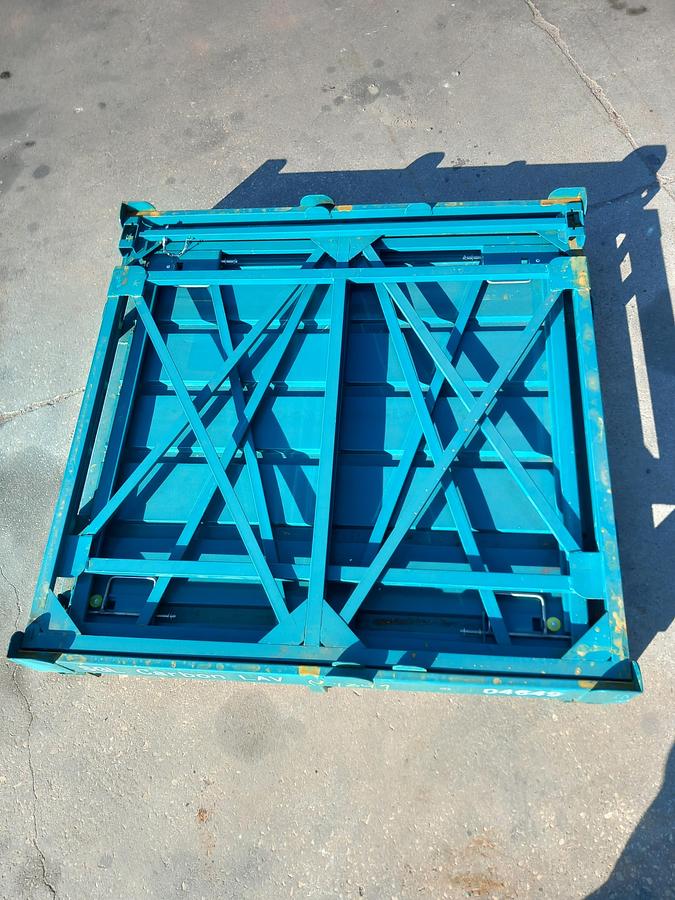 Used Contentores / Racks empilháveis