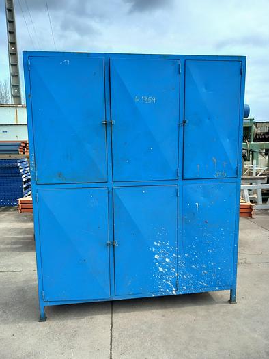 Usado Armário de ferro com prateleiras 1,8X2,25 metros