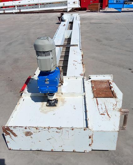 Used Transportador vertical de baldes de 8 metros