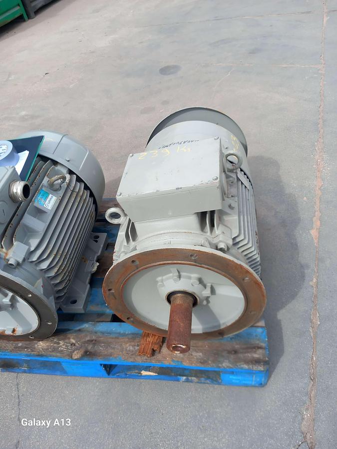 Used Motor elétrico Siemens 1LG4223-4AA64