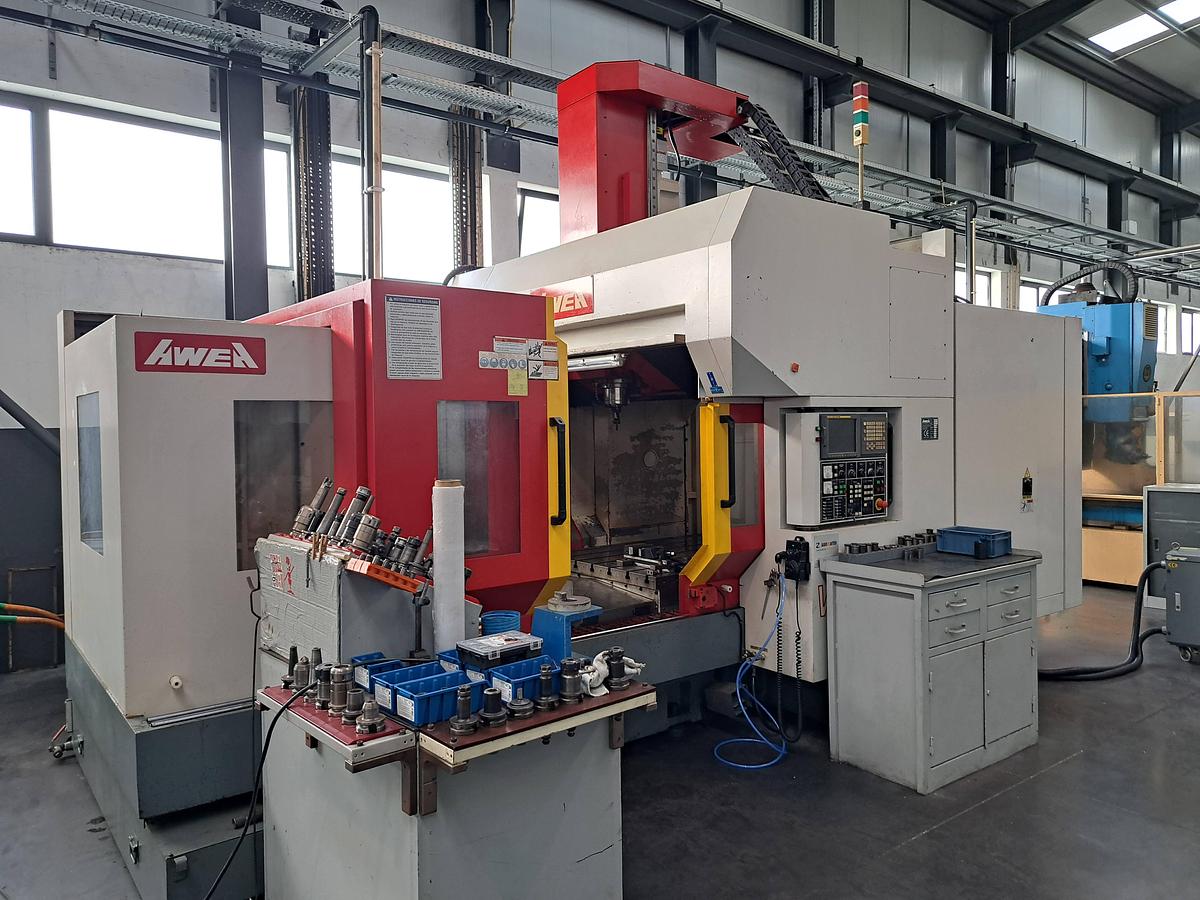 Used Centro de maquinação AWEA VP2012