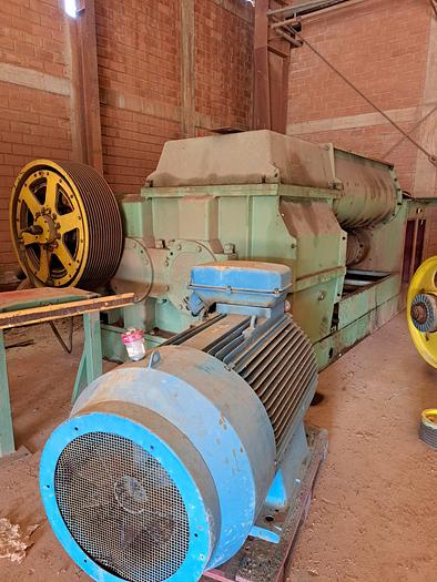 Usado Extrusora VERDÉS 070 R de 65 ton