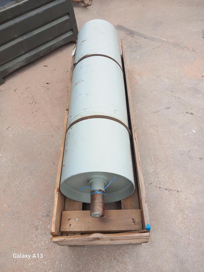 Used Tambor de acionamento com banda de rodagem lisa 350 x 1330