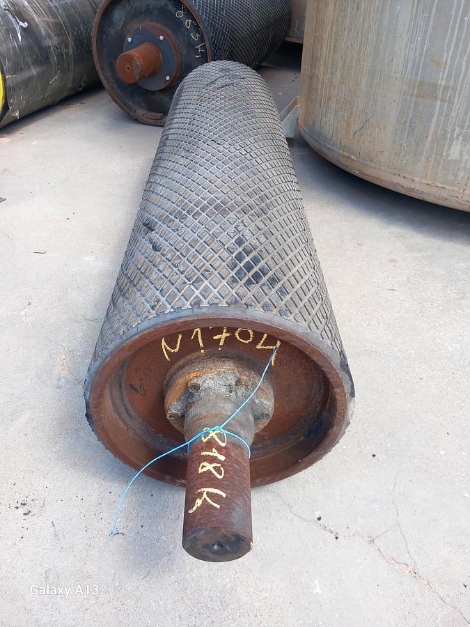 Used Tambor de acionamento com banda de rodagem ranhurada 420 x 1600