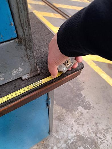 Usado Bancada de trabalho com gavetas 