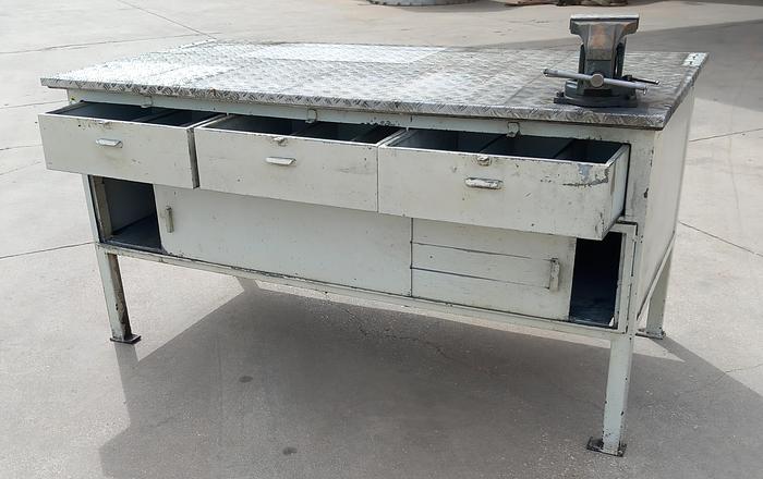 Used Bancada de trabalho com torno