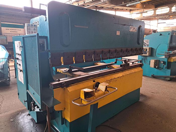 Used Quinadeira "ADIRA" 63 ton x 2500mm, modelo QHS-6325 CB