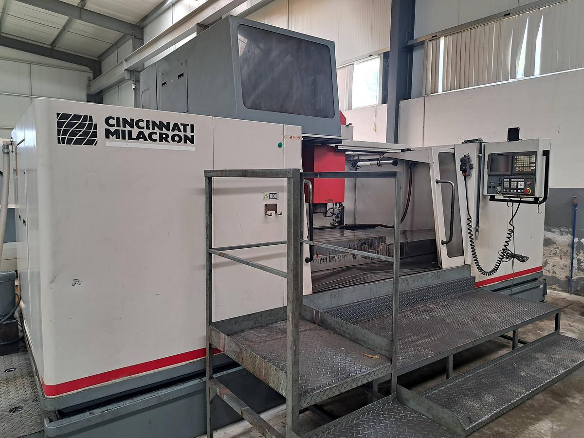 Used Centro de maquinação CINCINATI MILACRON 7050-F00-RA-0019
