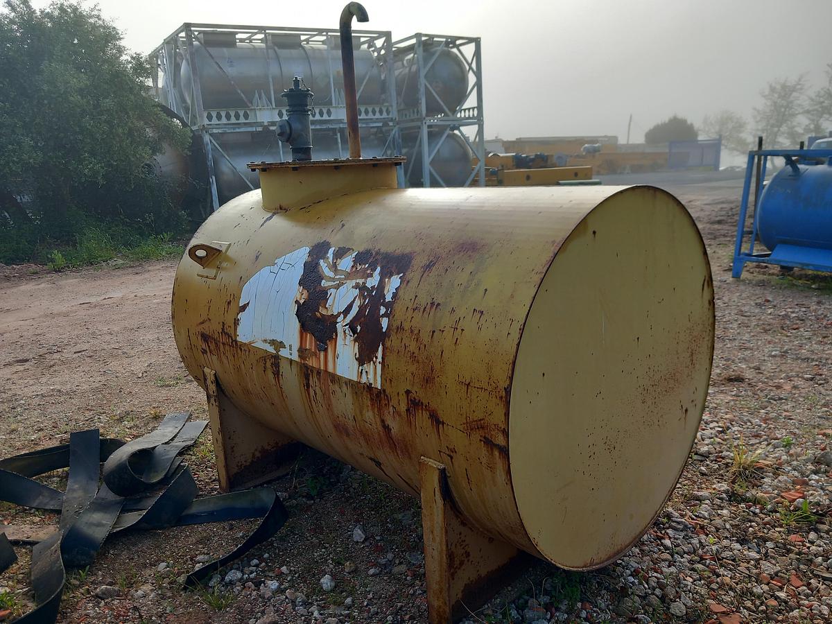 Used Reservatório de ferro para combustivel 