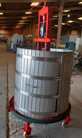 Used Prensa esmagadora de uva AGUINOX