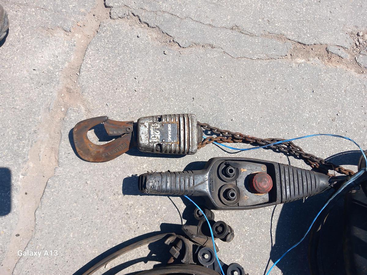 Used Guincho Demag DKUN 1-125K VI de 0,25 Tn