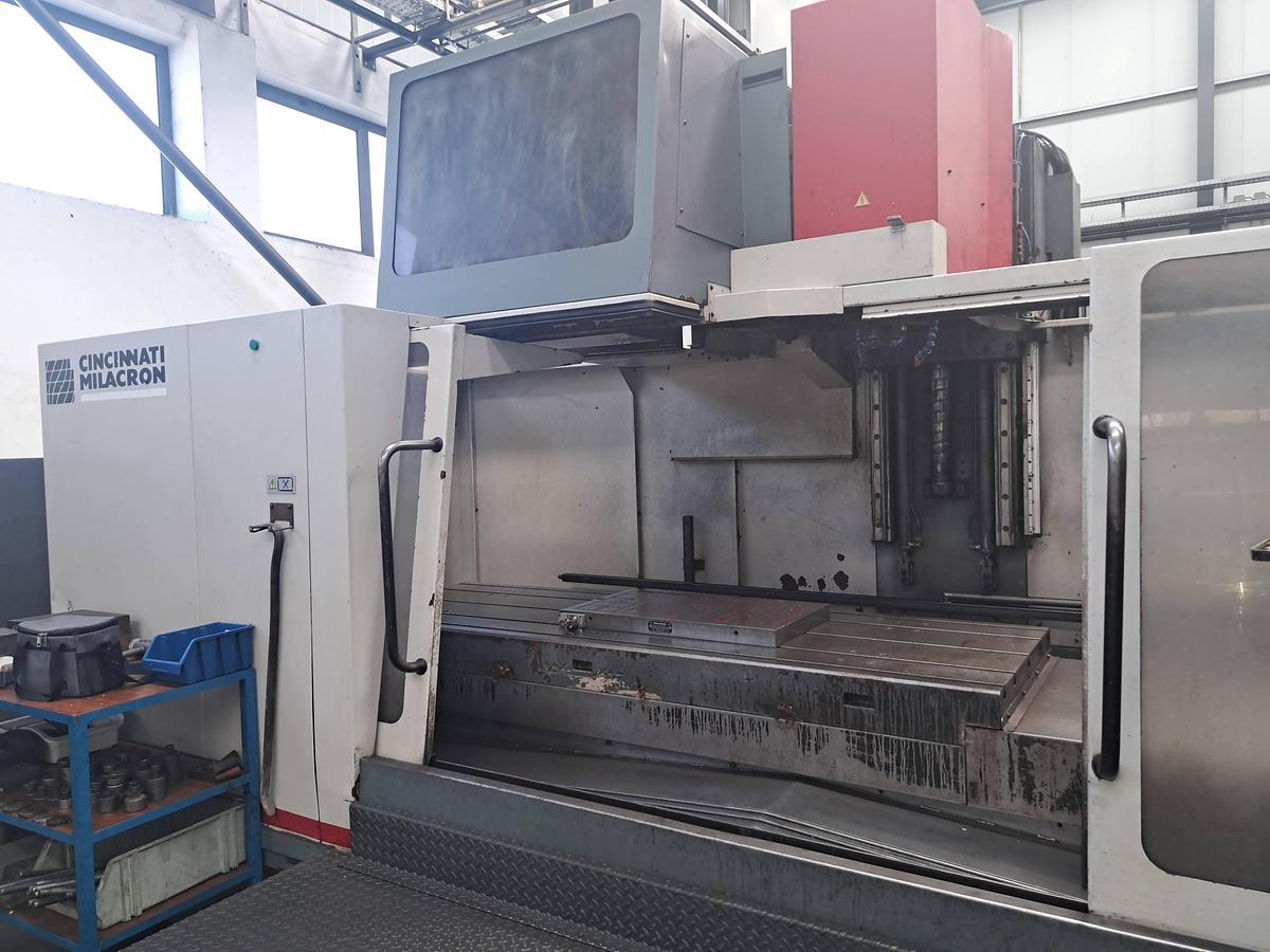 Used Centro de maquinação CINCINATI MILACRON 7050-F00-RA-0019