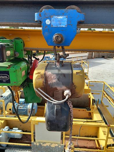 Usado Pórtico rolante com guincho STAHL de 400kg