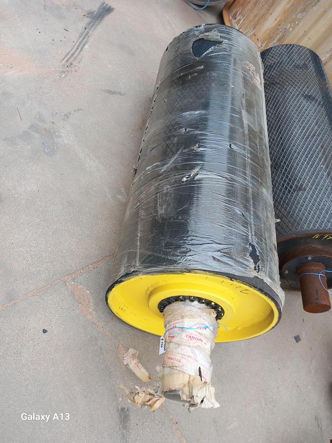 Used Tambor de acionamento com banda de rodagem lisa 630 x 1600