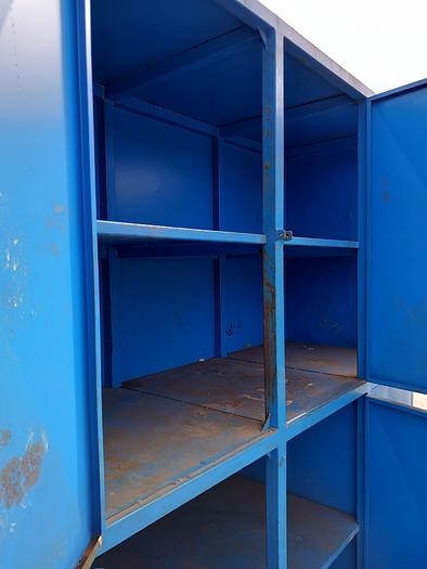 Usado Armário de ferro com prateleiras 1,8X2,25 metros