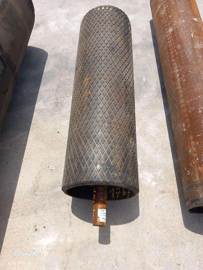 Used Tambor de acionamento emborrachado nervurado 320 x 1100
