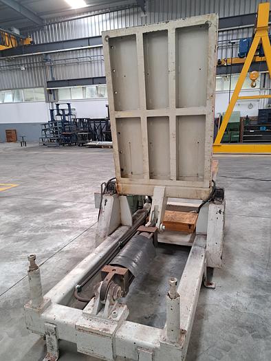 Usado Vira Moldes MORELLO de 2 ton