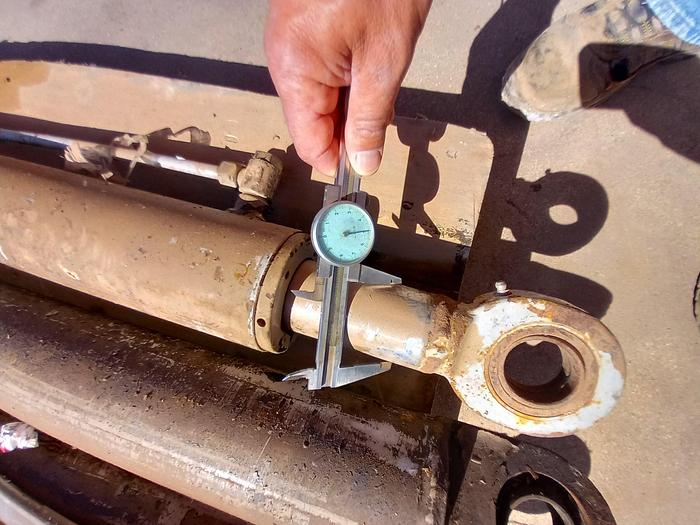 Used Macaco hidráulico de 1,4 metros